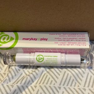 Mary Kay at play shadow & liner
